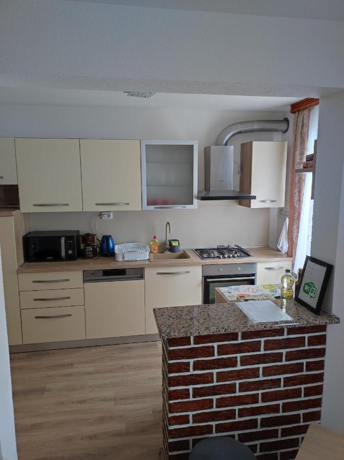 Apartment Sanja Smoljanac Esterno foto