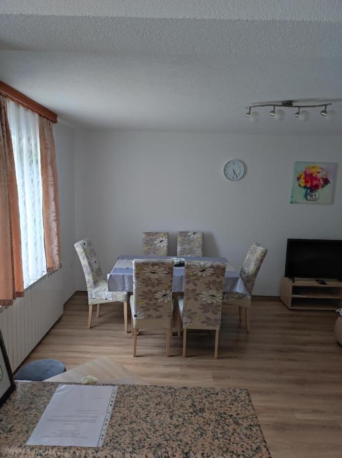 Apartment Sanja Smoljanac Esterno foto