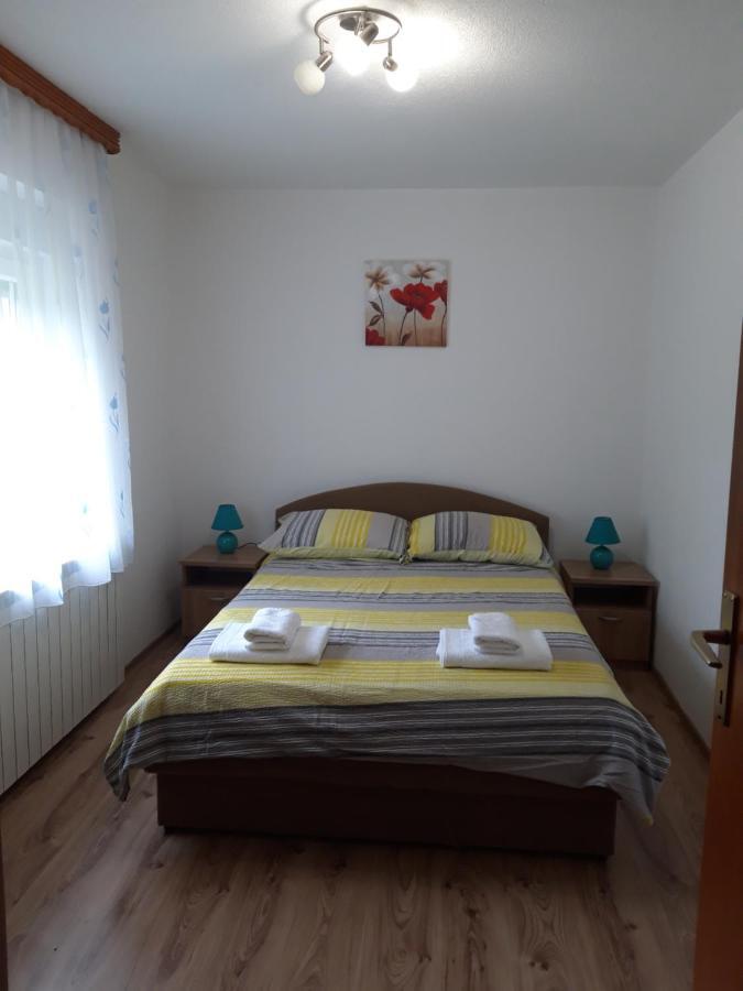 Apartment Sanja Smoljanac Esterno foto