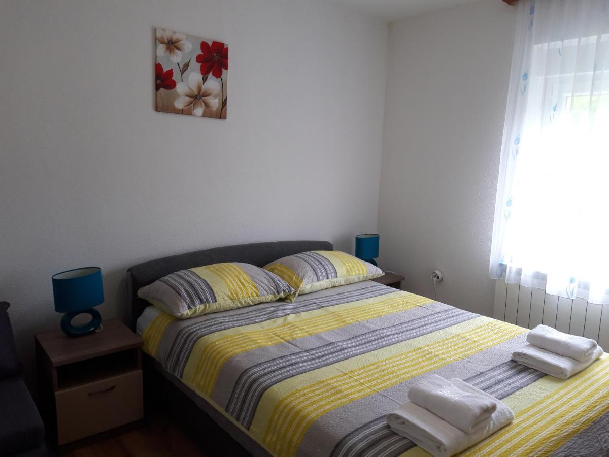 Apartment Sanja Smoljanac Esterno foto
